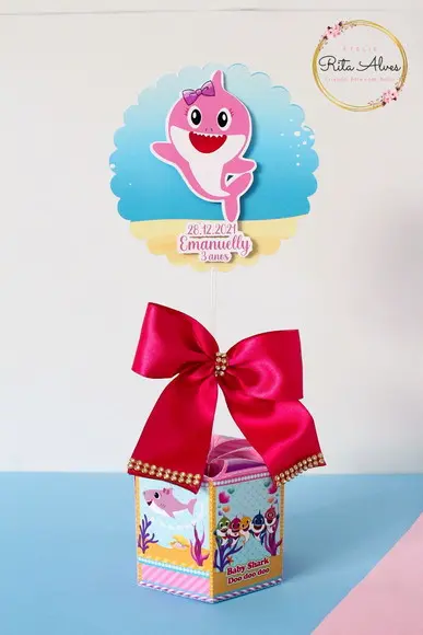 Centro de mesa Baby Shark Rosa