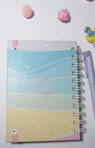 Agendinha A6 + 30 Folhas Coloridas Lisa