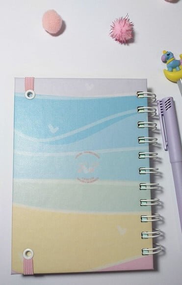 Agendinha A6 + 30 Folhas Coloridas Lisa