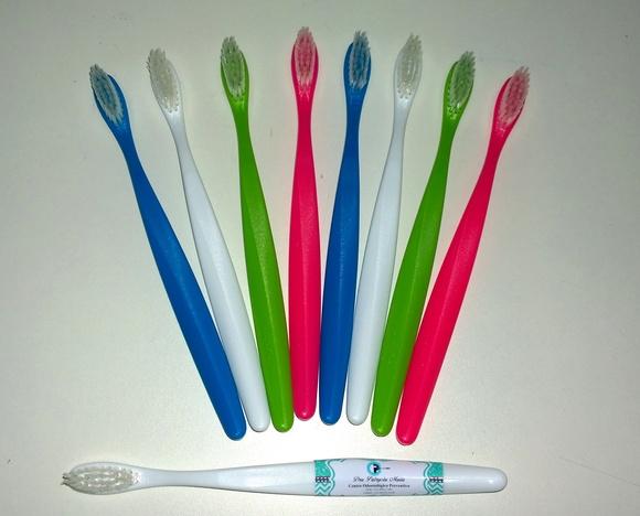 Escova dental adulto