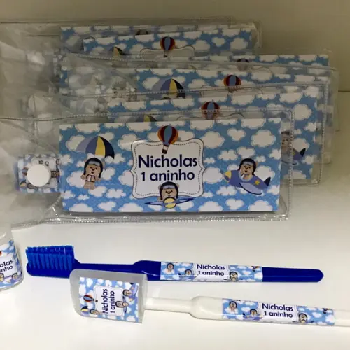 Estojo com escova infantil