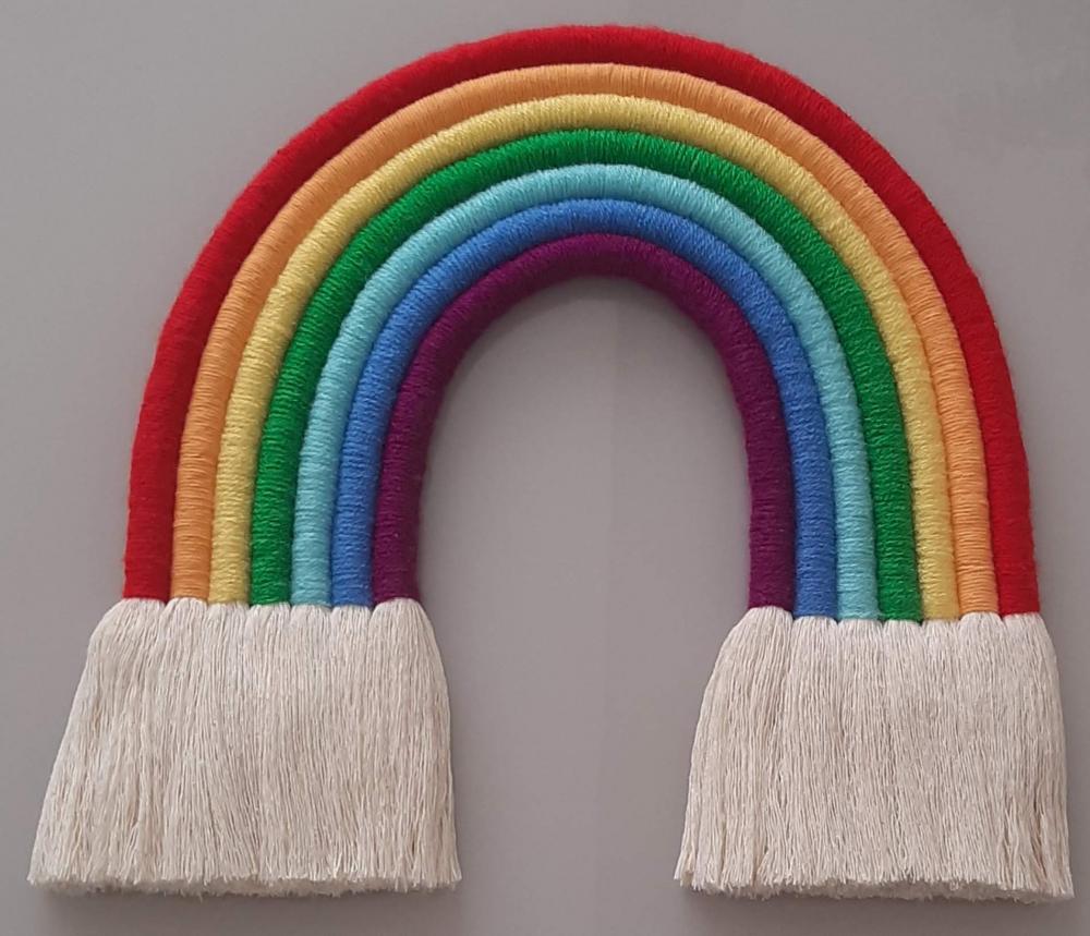 Enfeite de parede 'Meu Bebê Arco-íris'