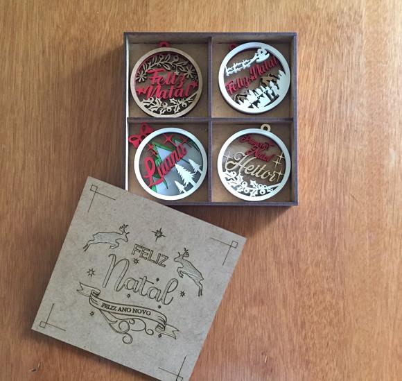 Enfeites de Natal Personalizado Kit 04 Bolas + 01 Caixa