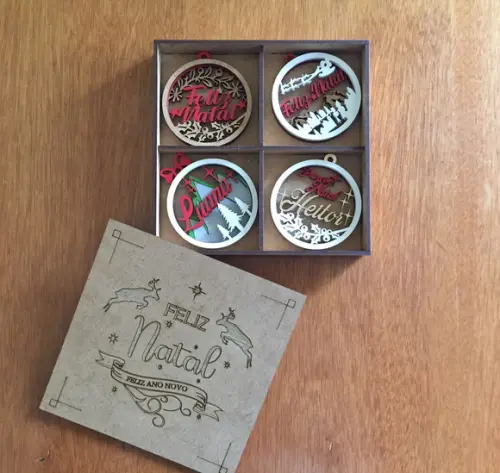 Enfeites de Natal Personalizado Kit 04 Bolas + 01 Caixa