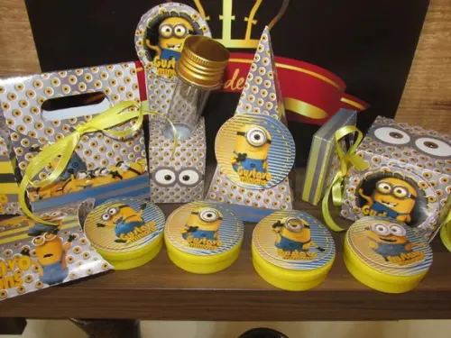 322 Minions 01