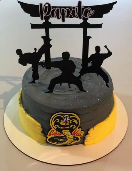 Arquivo Silhouette Topo De Bolo Cobra Kai Studio