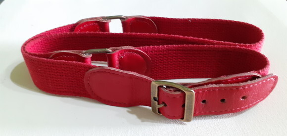 Cinto de Couro e Cadarço Vermelho