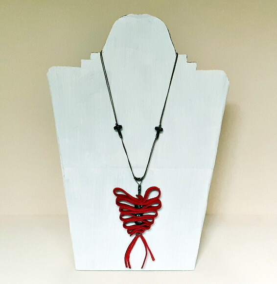 Colar Boho de Camurça,