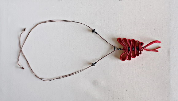 Colar Boho de Camurça,