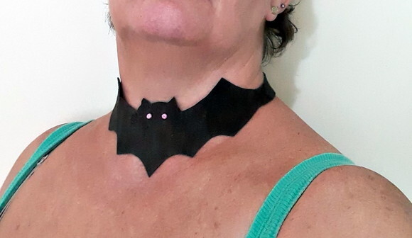Gargantilha Morcego