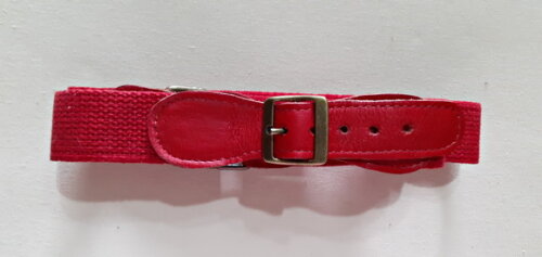 Cinto de Couro e Cadarço Vermelho