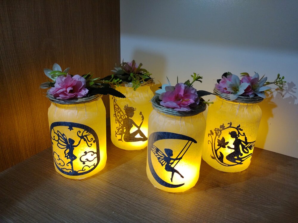 Luminária de Fadas com flores na tampa
