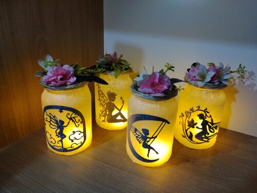 Luminária de Fadas com flores na tampa