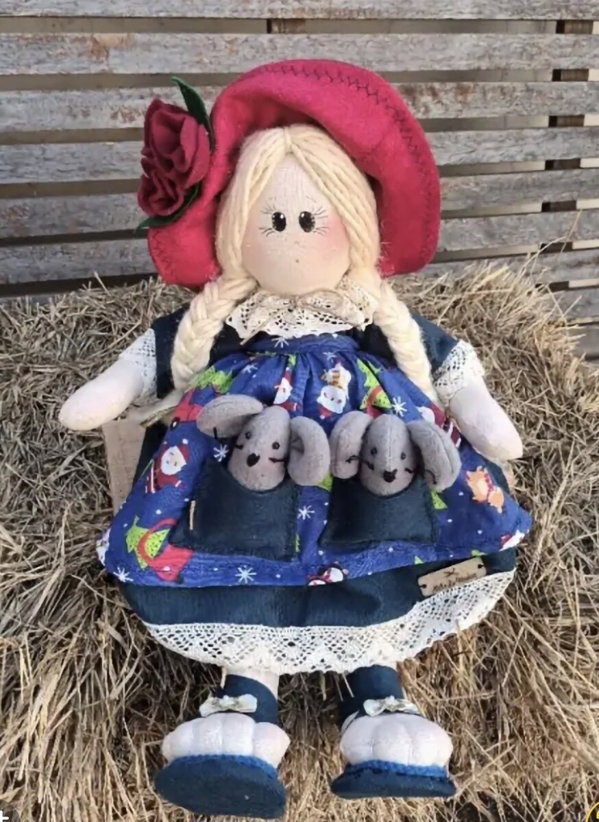 Mamãe Noel feita artesanalmente