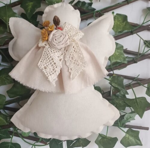 Anjo de Natal rústico com flores ,serve como pingente para árvo