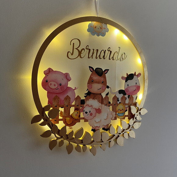 Enfeite Porta Maternidade Fazenda Acrílico e Espelho Led