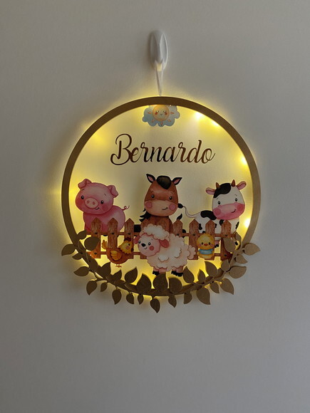 Enfeite Porta Maternidade Fazenda Acrílico e Espelho Led