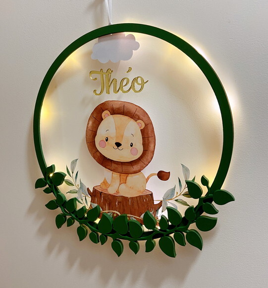 Enfeite Porta Maternidade Led Leão Acrílico e Espelho