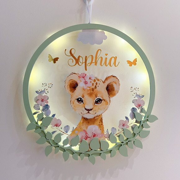 Enfeite Porta Maternidade Led Leoa Acrílico e Espelho