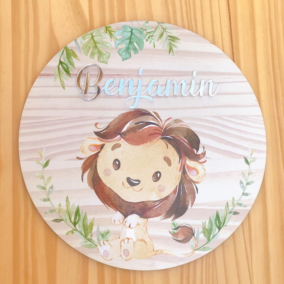 Placa Enfeite Porta Maternidade Leão MDF Nome Espelhado