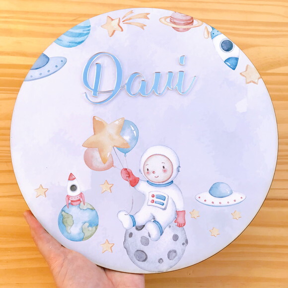 Placa Porta Maternidade Astronauta MDF Nome Espelhado