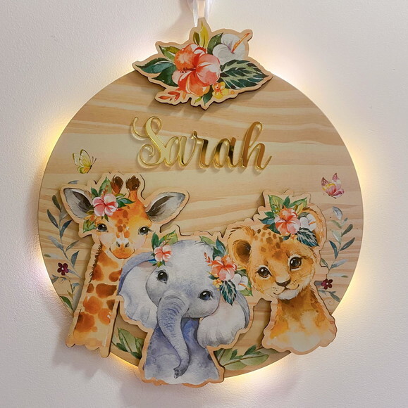 Porta Maternidade 3d Safari Menina Led e Espelho