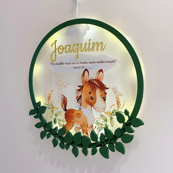 Porta Maternidade Cavalinho Versículo Acrílico e Espelho Led
