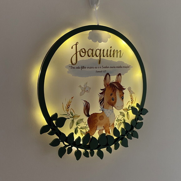 Porta Maternidade Cavalinho Versículo Acrílico e Espelho Led