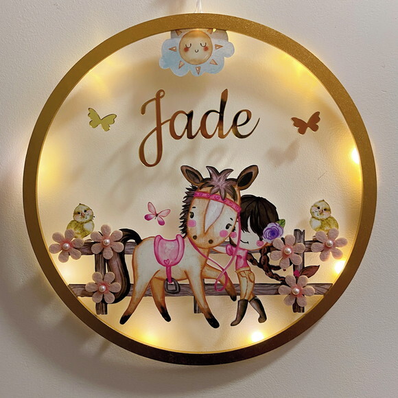 Porta Maternidade Fazendinha Acrílico e Espelho Led