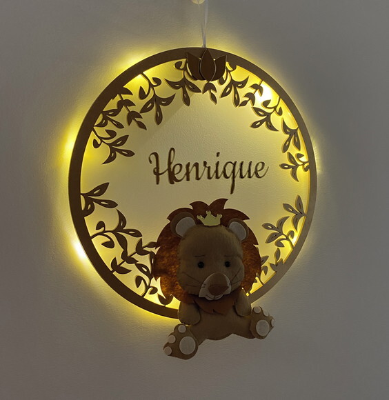 Porta Maternidade Leão Acrílico e Led