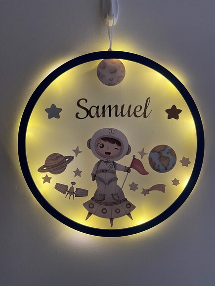 Porta Maternidade Led Astronauta Acrílico e Espelho