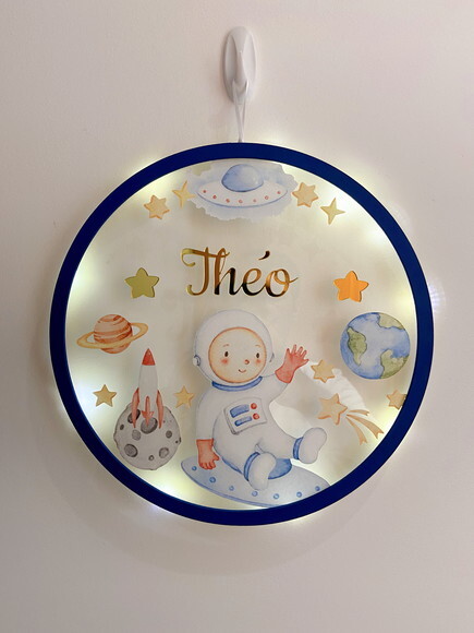 Porta Maternidade Led Astronauta Acrílico e Espelho
