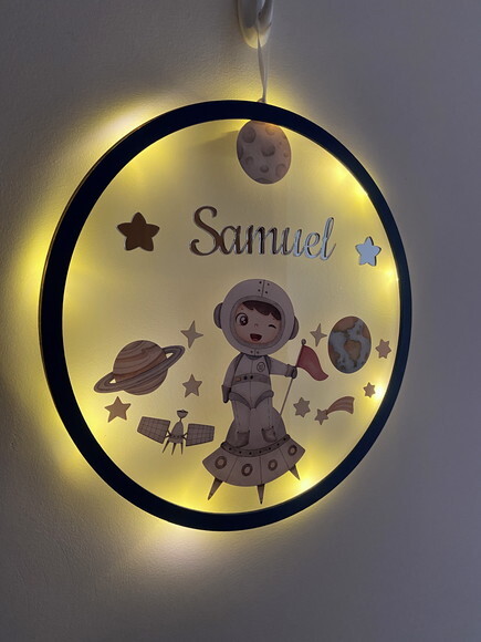 Porta Maternidade Led Astronauta Acrílico e Espelho