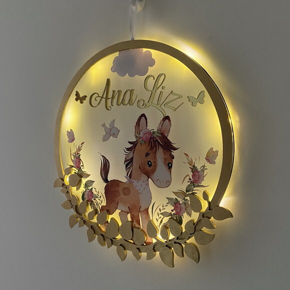 Porta Maternidade Led Cavalinho Menina Acrílico e Espelho