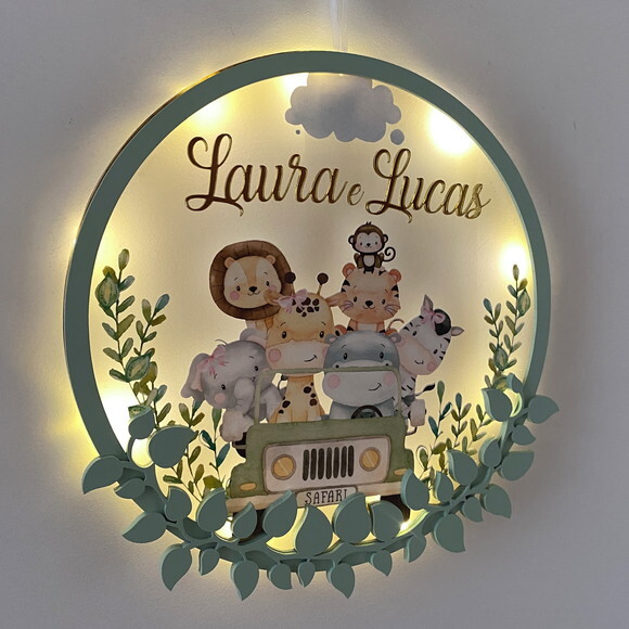 Porta Maternidade Led Jipe Safari Casal Acrílico e Espelho