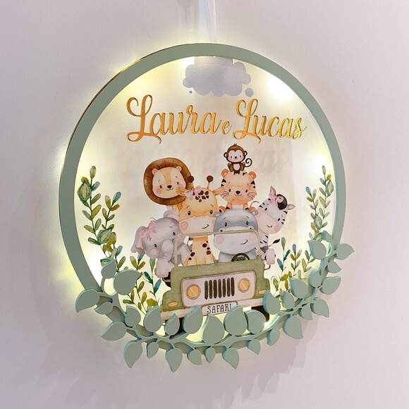 Porta Maternidade Led Jipe Safari Casal Acrílico e Espelho