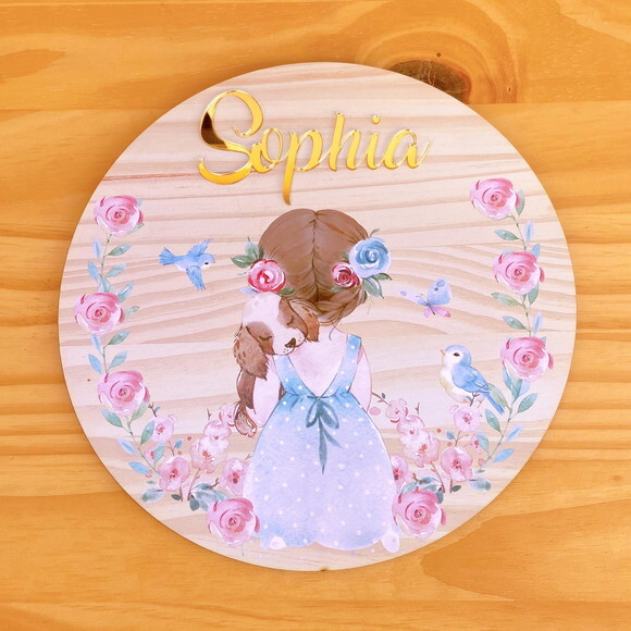 Porta Maternidade Menina no Jardim MDF e Espelho