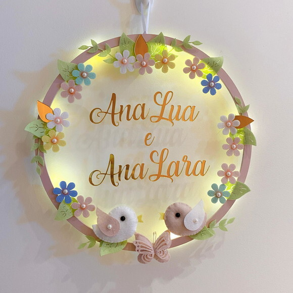 Porta Maternidade Pássaros Led Acrílico e Espelho Dourado