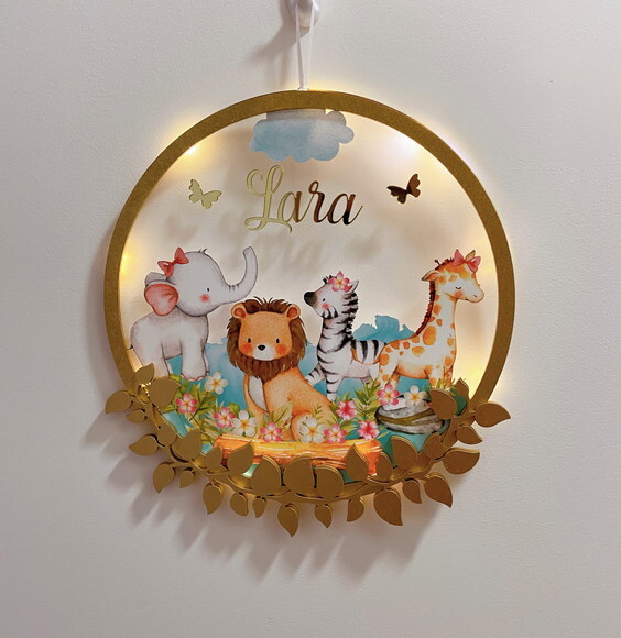 Porta Maternidade Safari Menina Acrílico e Espelho Led