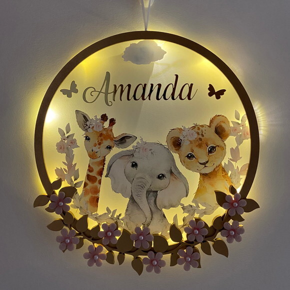 Porta Maternidade Safari Menina Acrílico e Led