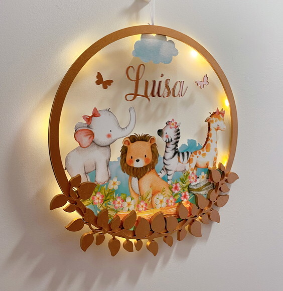 Porta Maternidade Safari Menina Acrílico e Led