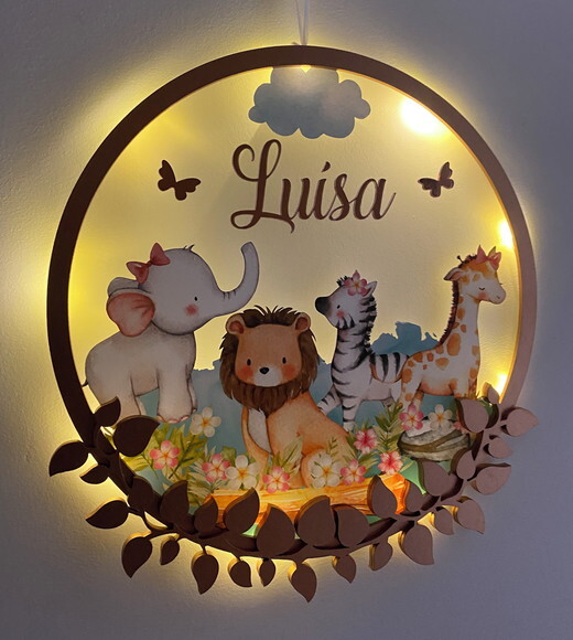 Porta Maternidade Safari Menina Acrílico e Led