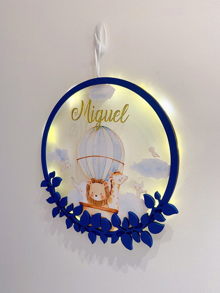 Porta Maternidade Balão Safari Acrílico e Espelho Led
