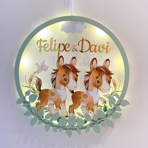 Porta Maternidade Cavalinho Irmãos Acrílico e Espelho Led