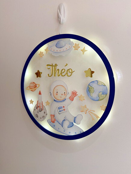 Porta Maternidade Led Astronauta Acrílico e Espelho