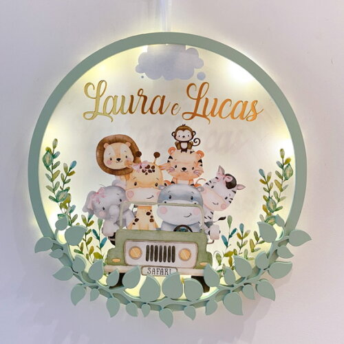 Porta Maternidade Led Jipe Safari Casal Acrílico e Espelho