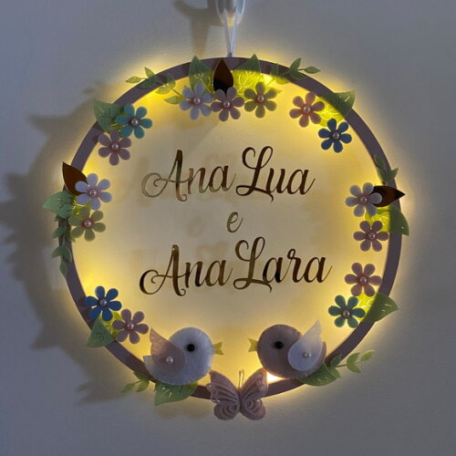 Porta Maternidade Pássaros Led Acrílico e Espelho Dourado