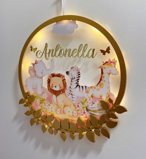 Porta Maternidade Safari Menina Acrílico e Led