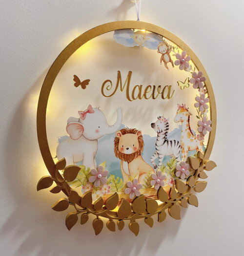 Porta Maternidade Safari Menina Acrílico e Led