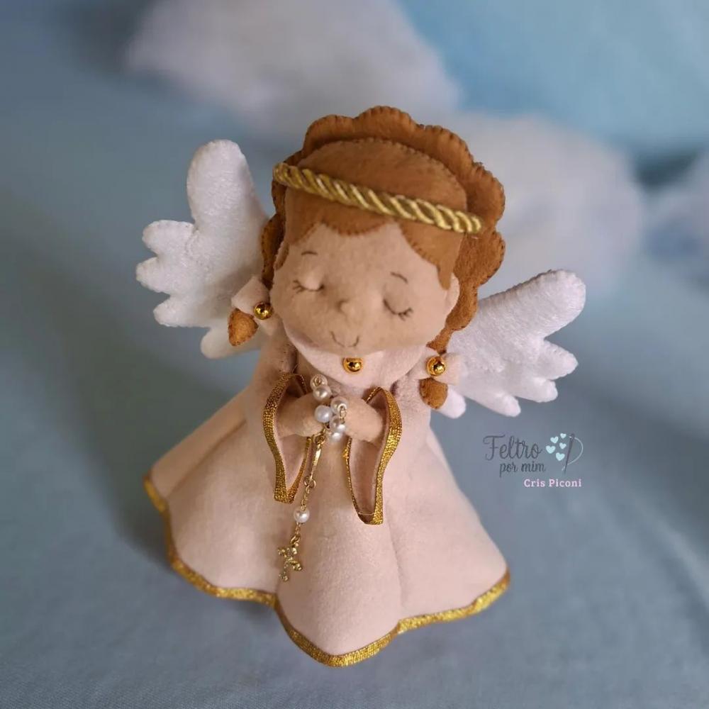 Anjinha em feltro rosa 17 cm.